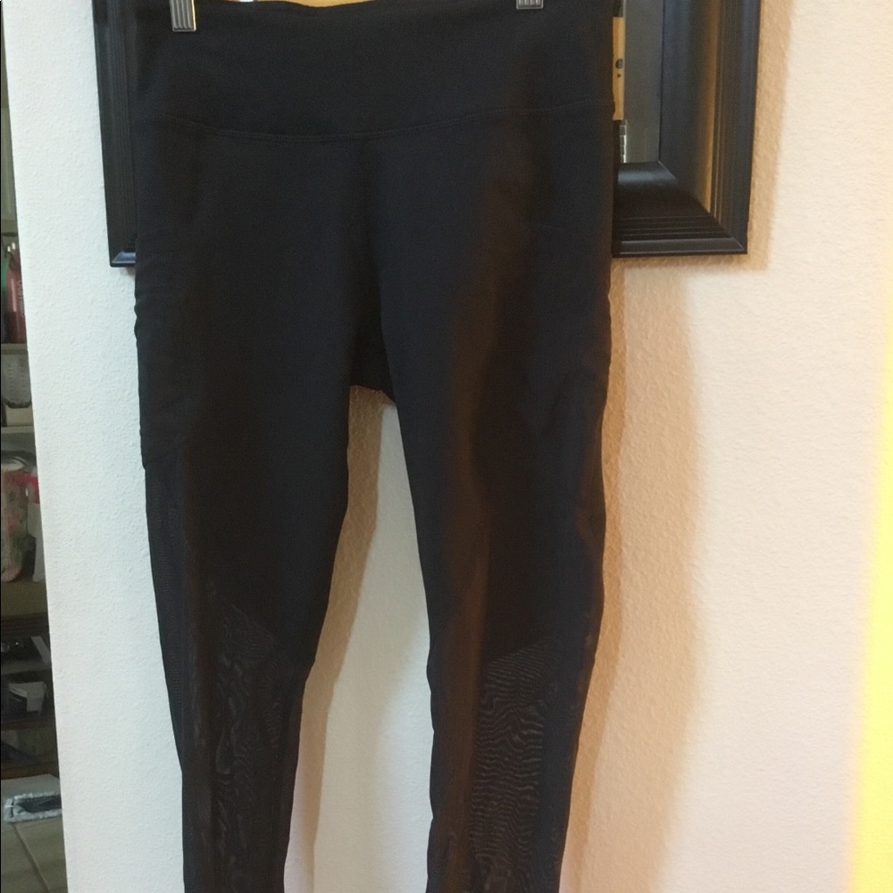 EUC FABLETICS CAPRI W/Mesh insert SZ XS